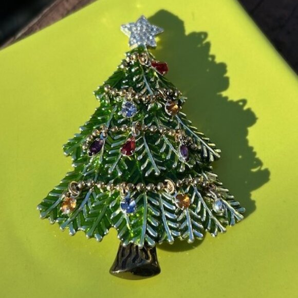 HOLIDAY🎄🎄AVON 2008 - 5th Annual Green Enamel Tree BROOCH - Picture 3 of 7